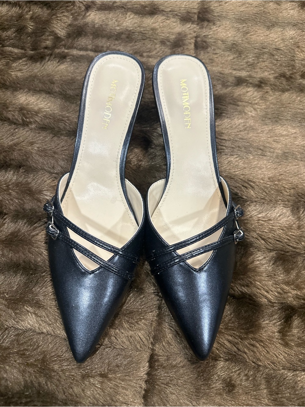 Motmore Women’s Black Pointed Slip-On Mules size 8.5
